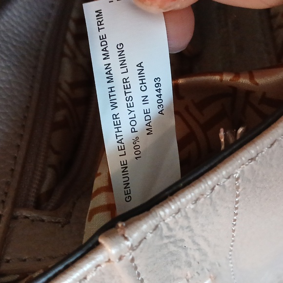 Tignanello Light Frosted Pink Leather Crossbody Bag - Picture 11 of 11